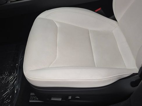 Used 2025 Tesla Model 3 Long Range RWD image 32