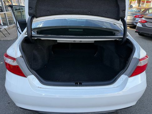 Used 2017 Toyota Camry SE image 30