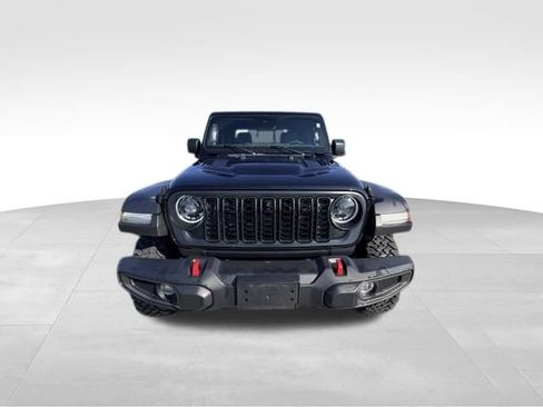 Used 2024 Jeep Gladiator Rubicon w/ Technology Group AWD/4WD image 3