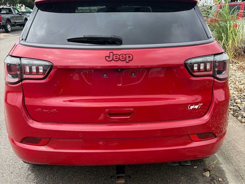 Used 2022 Jeep Compass Limited AWD/4WD image 3