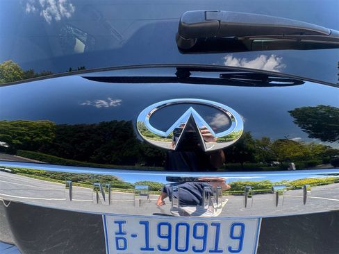 Used 2017 INFINITI QX80 4WD w/ Driver Assistance Package image 47