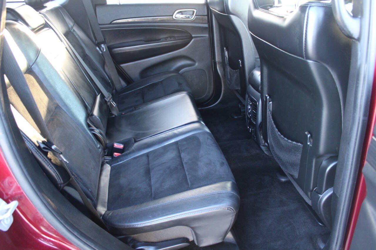 Used 2018 Jeep Grand Cherokee Altitude AWD/4WD image 6