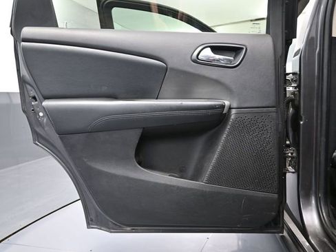 Used 2016 Dodge Journey SE w/ Flexible Seating Group image 31