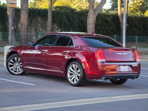 Used 2018 Chrysler 300 Touring w/ Chrome Appearance Package RWD image 11