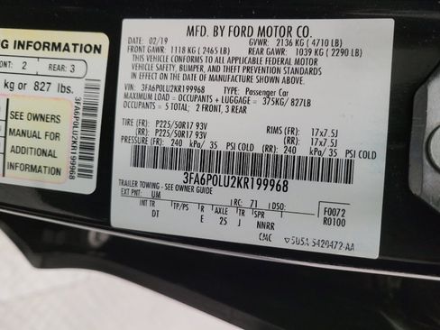 Used 2019 Ford Fusion SE FWD image 33