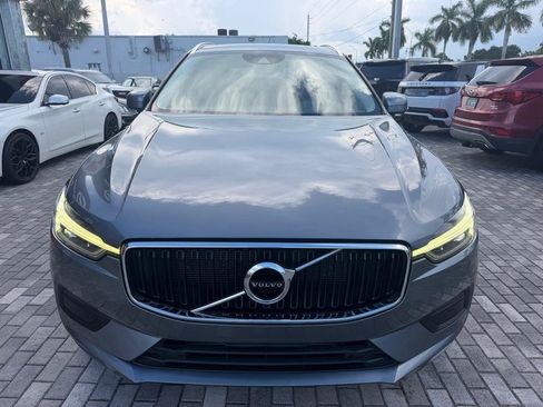 Used 2021 Volvo XC60 T5 Momentum w/ Premium Package FWD image 3