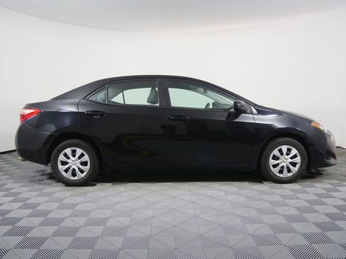 Used 2017 Toyota Corolla L FWD image 2