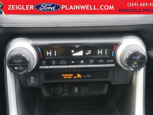 Used 2022 Toyota RAV4 XLE w/ Convenience Package image 21