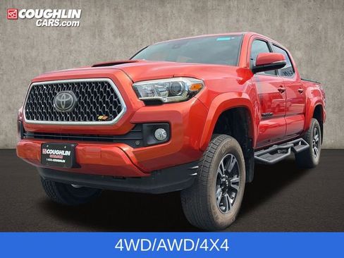 Used 2018 Toyota Tacoma TRD Sport AWD/4WD image 4