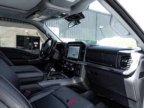 Used 2021 Ford F150 Lariat w/ Max Trailer Tow Package image 4