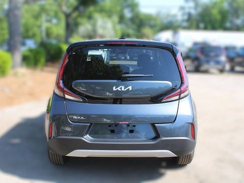 Used 2025 Kia Soul LX w/ LX Technology Package image 8