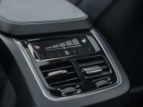 Certified 2023 Volvo XC90 B6 Plus w/ Protection Package Premier image 33