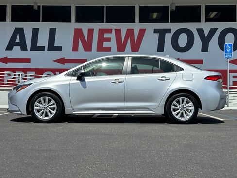 Used 2026 Toyota Corolla LE w/ LE Premium Package FWD image 2