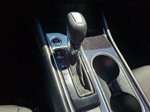 Used 2024 Nissan Altima 2.5 SV w/ SV Premium Package FWD image 15