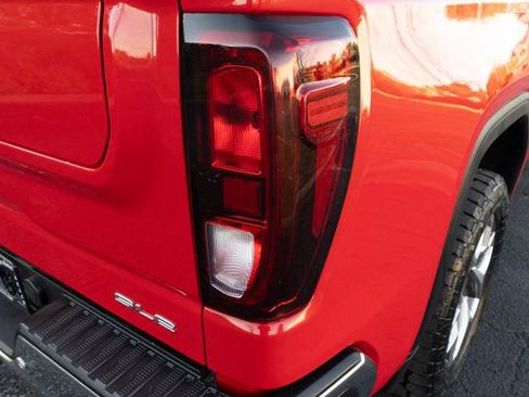 Used 2024 GMC Sierra 1500 SLE w/ Preferred Package image 33