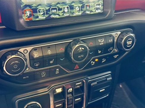 Used 2019 Jeep Wrangler Unlimited Rubicon AWD/4WD image 17