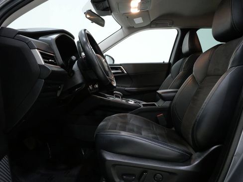 Used 2023 Mitsubishi Outlander SE image 10