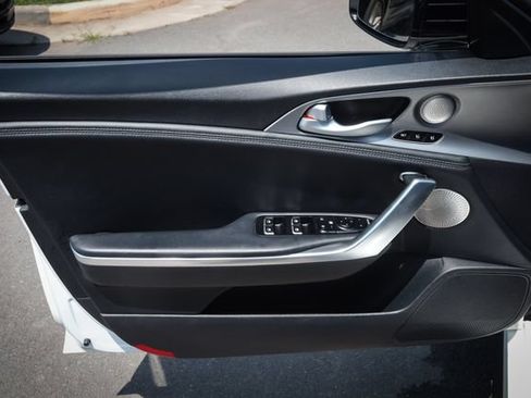 Used 2019 Kia Stinger GT1 RWD image 74