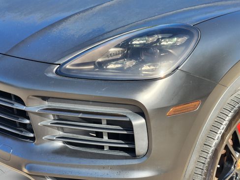 Used 2020 Porsche Cayenne AWD/4WD image 29