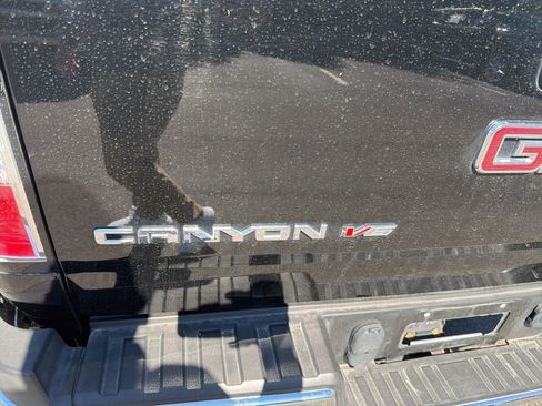 Used 2017 GMC Canyon SLT w/ Driver Alert Package image 32