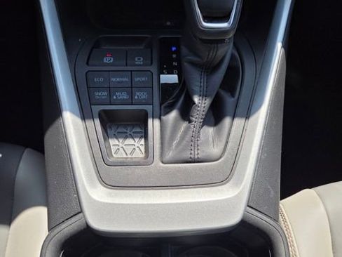 Used 2023 Toyota RAV4 XLE Premium AWD/4WD image 21