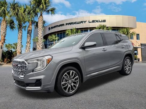 Used 2024 GMC Terrain Denali w/ Denali Premium Package AWD/4WD image 9