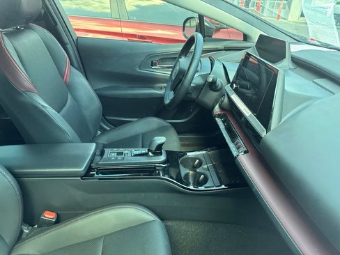 Used 2024 Toyota Prius Prime FWD image 6