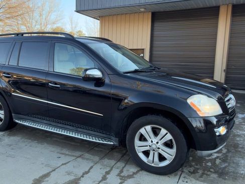 Used 2009 Mercedes-Benz GL 450 GL 450 4MATIC AWD 4dr SUV image 11