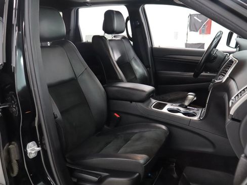 Used 2017 Jeep Grand Cherokee Altitude AWD/4WD image 23