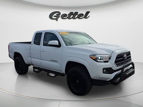 Used 2016 Toyota Tacoma SR5 image 1