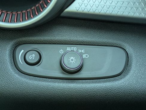 Used 2024 Chevrolet Trax RS image 24