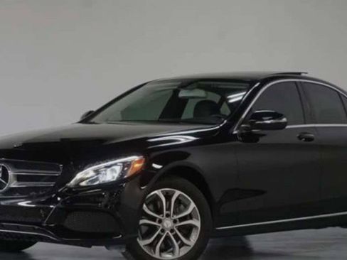 Used 2015 Mercedes-Benz C 300 4MATIC Sedan image 1