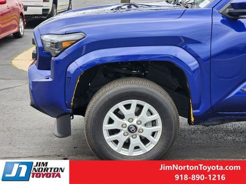 Used 2025 Toyota Tacoma SR5 image 9