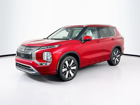 Used 2025 Mitsubishi Outlander SEL AWD/4WD image 3