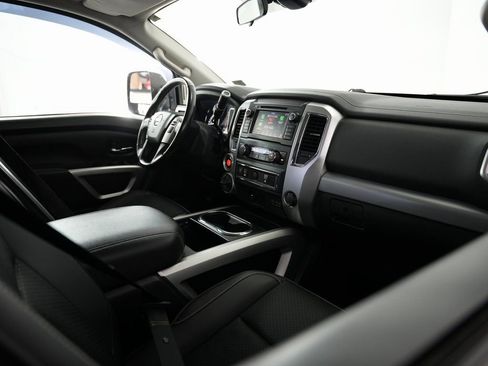 Used 2019 Nissan Titan PRO-4X AWD/4WD image 57
