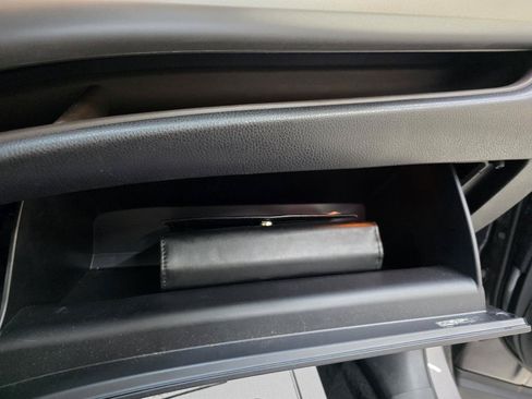 Used 2017 Toyota Highlander SE FWD image 40