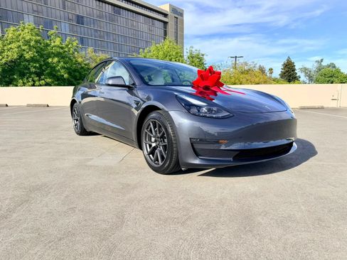Used 2021 Tesla Model 3 Long Range AWD/4WD image 1