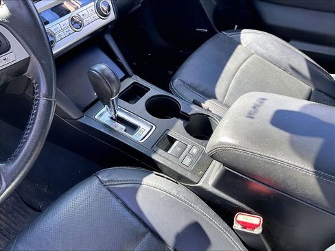Used 2017 Subaru Outback 3.6R Limited image 11