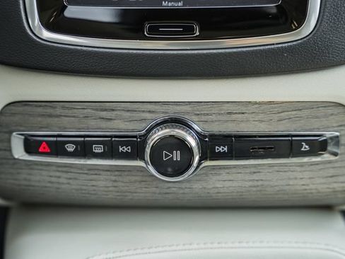 Certified 2023 Volvo XC90 T8 Ultimate w/ Lounge Package AWD/4WD image 23