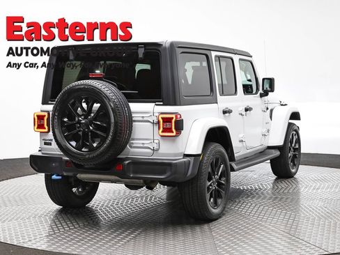 Used 2023 Jeep Wrangler Unlimited Sahara AWD/4WD image 5