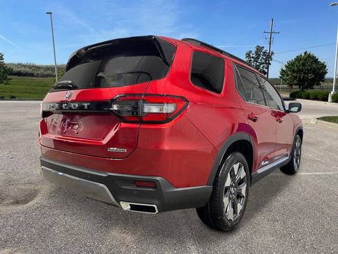 New 2026 Honda Pilot Touring image 7