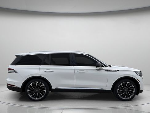 Used 2022 Lincoln Aviator Reserve w/ Equipment Group 201A RWD image 2