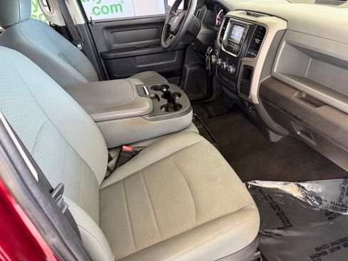 Used 2017 RAM 1500 Express w/ Express Value Package RWD image 24