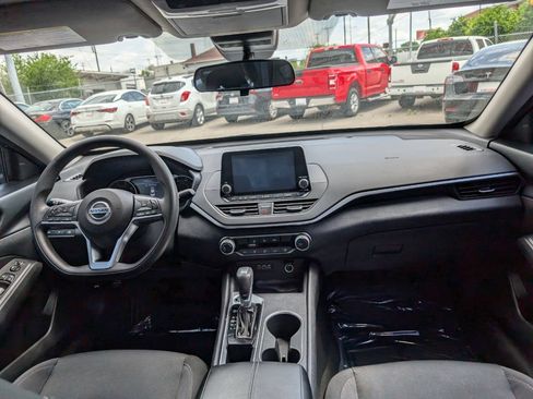 Used 2022 Nissan Altima 2.5 SV FWD image 14