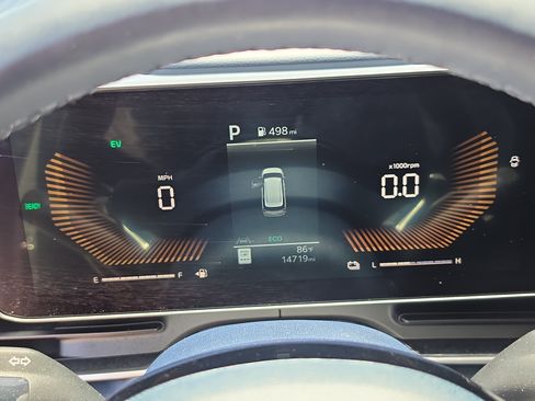 Certified 2025 Kia Carnival EX FWD image 33