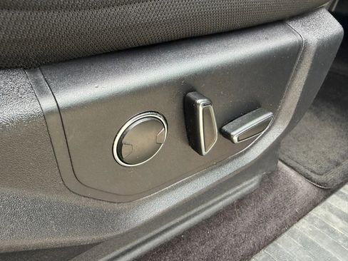 Used 2015 Ford F150 XLT w/ Equipment Group 302A Luxury image 37