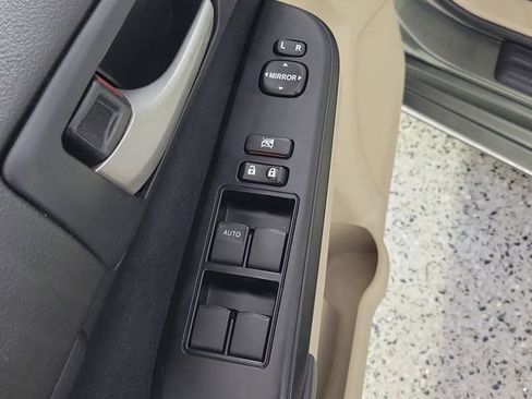 Used 2012 Toyota Camry LE FWD image 22
