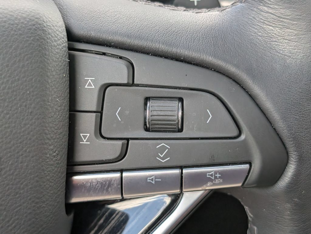 Used 2024 Cadillac XT6 Premium Luxury AWD/4WD image 14