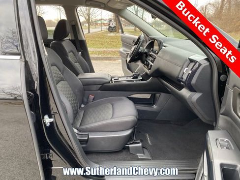 Used 2024 Nissan Pathfinder SV image 17