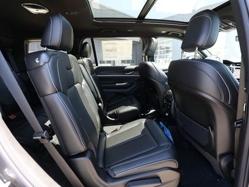 New 2026 Jeep Grand Cherokee L Limited AWD/4WD image 20